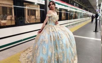 Sesión de fotos en Tren Interurbano México-Toluca / Melissa López
