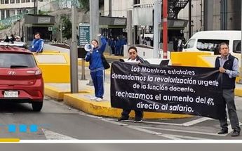 Maestros piden aumento salarial | Especial