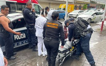 Unidades de Paramédicos trasladados a la mujer y su bebé al Hospital General Guadalupe Victoria | Lauro Galicia