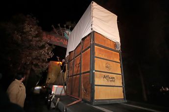 Así es la caja telescópica en la que viajó la jirafa Benito a Puebla / Cuartoscuro