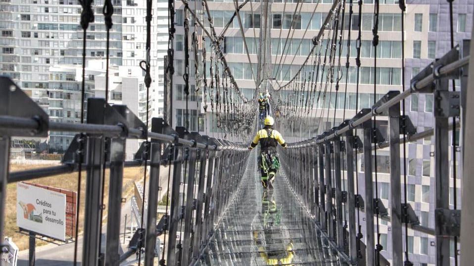 Puebla tiene el puente de cristal más grande de Latinoamérica