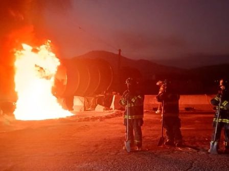 Elementos de Protección Civil y Bomberos de Tala, en conjunto con Bomberos Voluntarios BRAC, realizan maniobras en el crucero de El Refugio | Gob Tala