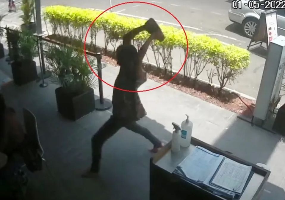 El menor fue agredido en una taquería de la colonia Roma/ Captura de pantalla