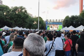 Celebran aficionados con sorpresas en el Palacio Municipal. | Miranda Arias