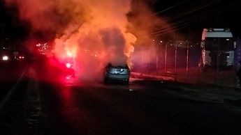 Así quedó el auto de la víctima / Vicente Torres Alfaro