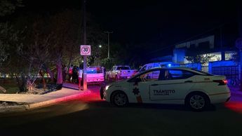 Testigos indicaron que una camioneta tipo Pick Up en color rojo fue la responsable del atropello. | Ángel Mercado