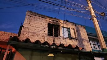 Vista exterior de la segunda planta de la casa donde ocurrió el incendio | Telediario