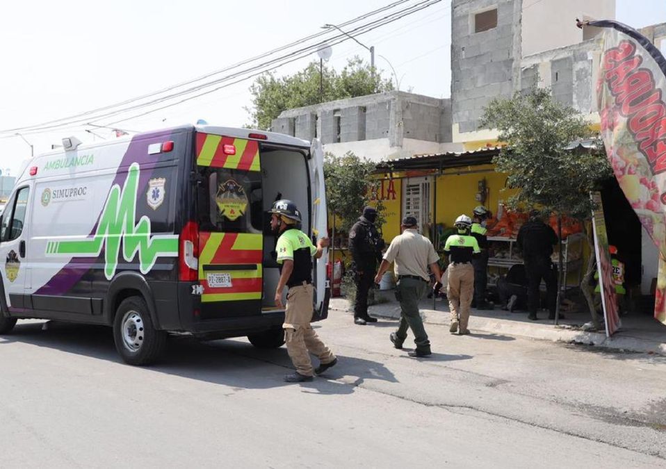 Ataque a balazos afuera de frutería deja dos jóvenes heridos en García / Alexandra Amao