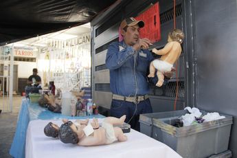 En el mercado de Amalucan restauran a Niños Dios | Melanie Torres