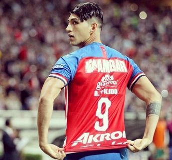 Alan Pulido llegó con todos los reflectores y respondió en la cancha con un campeonato de Liga | Alan Pulido vía Instagram