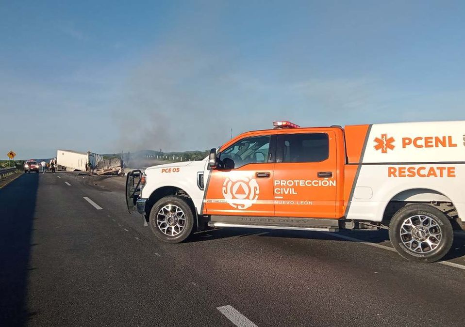Elementos de rescate acudieron al lugar de los hechos. | Cortesía