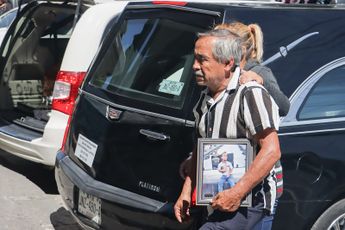 El cuerpo de Francisco Pineda, alias el "Medio Metro poblano", fue sepultado tres días después de ser hallado sin vida / Agencia Es Imagen
