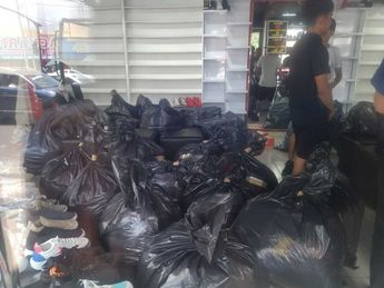 Mercancía asegurada en el Centro de Monterrey / Sandra González