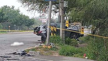 Accidente sobre la avenida Israel Cavazos, en el municipio de Guadalupe. | Israel Santacruz