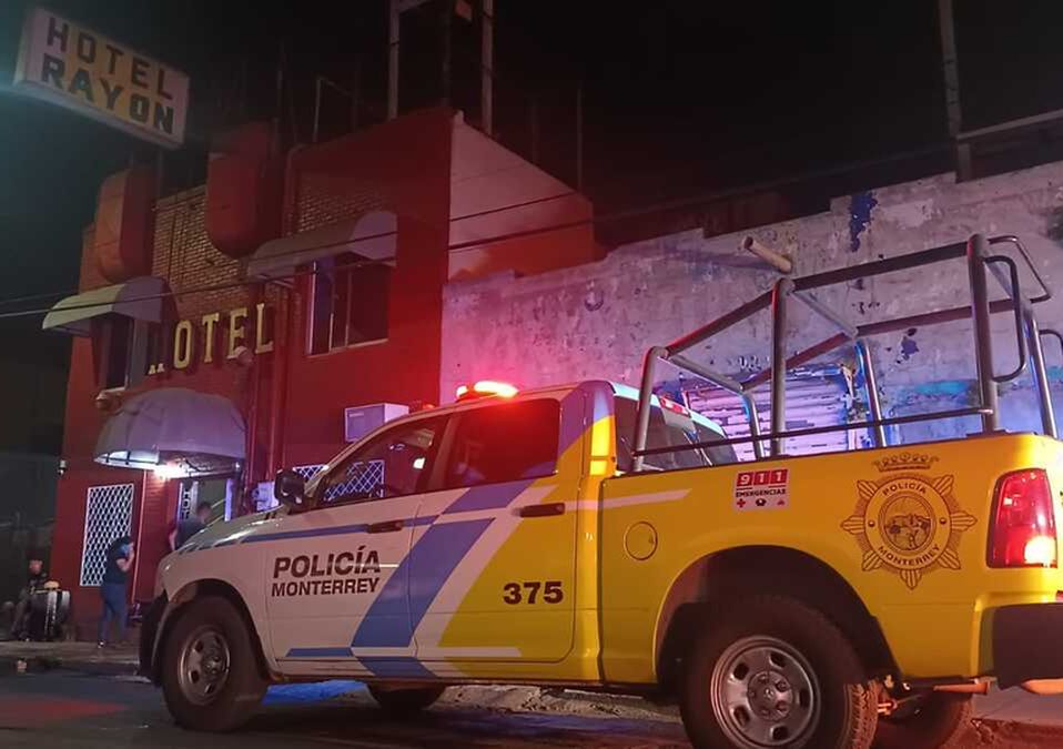 Protección Civil y la Policía de Monterrey atendieron el incidente. | Israel Santacruz