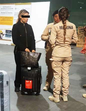 Marina detiene a una mujer extranjera en el AICM con droga escondida en productos cosméticos. | SSPC