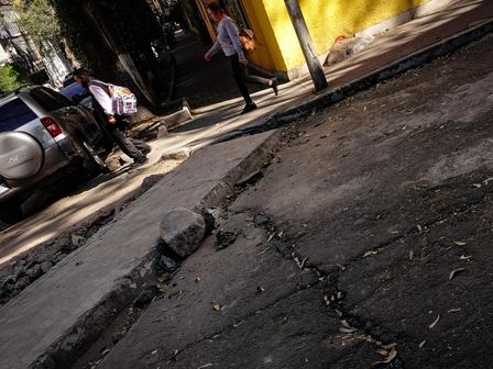 Tras un sismo, se pueden generar grietas en las casas y calles | Cuartoscuro