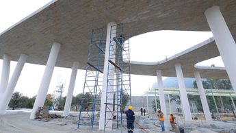 En el sitio laboran alrededor de 650 trabajadores que actualmente construyen una estructura conocida como “la serpiente”. | Jorge López
