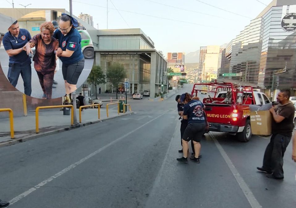 Mujer en situación de calle se desvanece en avenida Pino Suárez en Monterrey. | Agustín Martínez