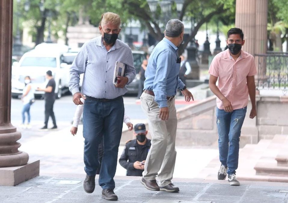 Padre de Yolanda Martínez se reúne con Samuel García. / Jorge López