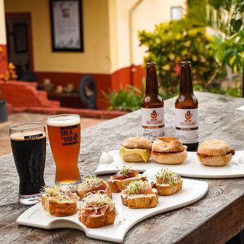 Cerveza, café y botana son algunos de los productos a degustar en la Finca Museo Bola de Oro / Facebook: Museo Bola de Oro Finca Roma