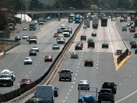 La autopista México-Puebla es una de las vialidades más transitadas entre ambas ciudades / Es Imagen