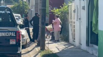 Oficiales se entrevistaron con testigos para conocer detalles de los hechos. | Roberto Hurtado