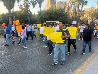 Vendedores ambulantes protestan en calles de Monterrey / Mayte Villasana