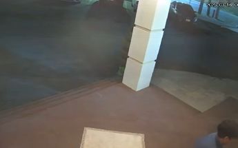 Esto captaron las cámaras de seguridad del salón de fiestas. | Especial