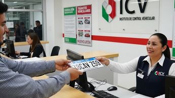 El trámite de placas se realiza en el Instituto de Control Vehicular. | Gemini