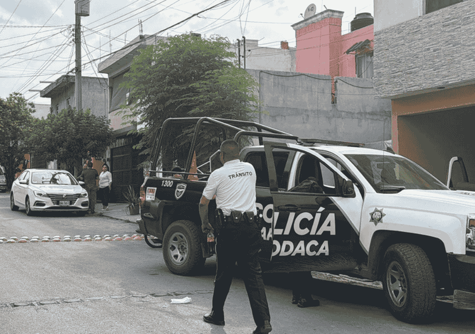 Policía de Apodaca rescata a mujer retenida tras intento de asalto | Miranda Arias