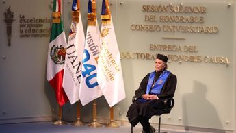 Joan Manuel Serrat recibe doctorado honoris causa de la UANL | Luis Guerra