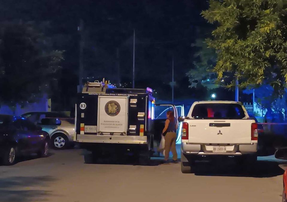 Peritos de la Fiscalía de Justicia llegaron hasta el sitio y localizaron casquillos de arma de fuego. | Israel Santacruz