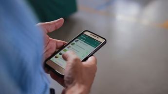 Descubre cómo saber en dónde está abierta tu cuenta de WhatsApp.