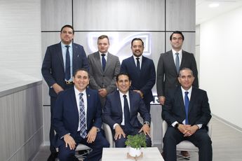 La clínica está ubicada en un área moderna en la Torre Nueva del hospital y cuenta con ocho consultorios médicos.
