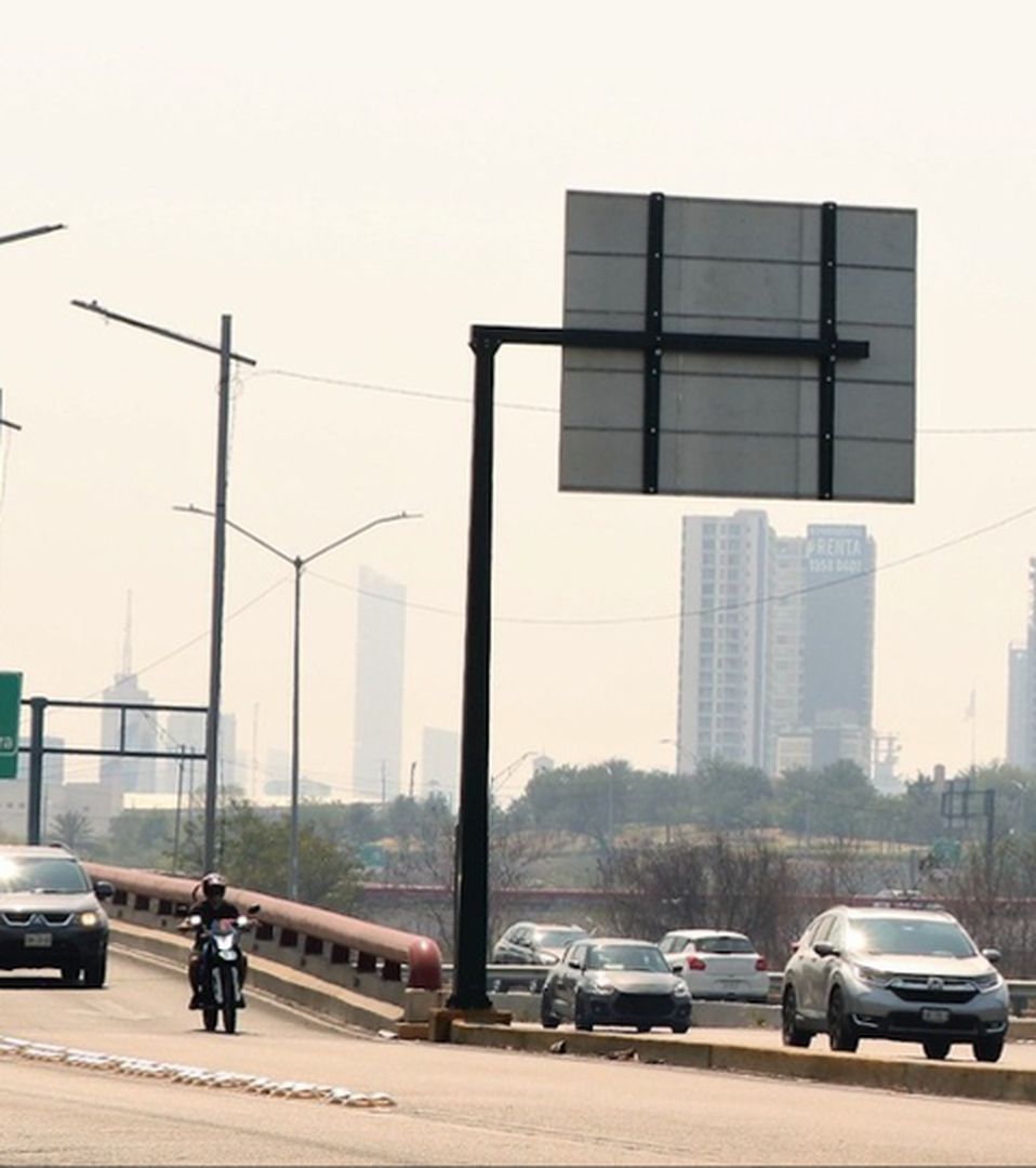 Caos vial en Monterrey: Adrián de la Garza advierte que no hay fecha para abrir carril en Morones Prieto