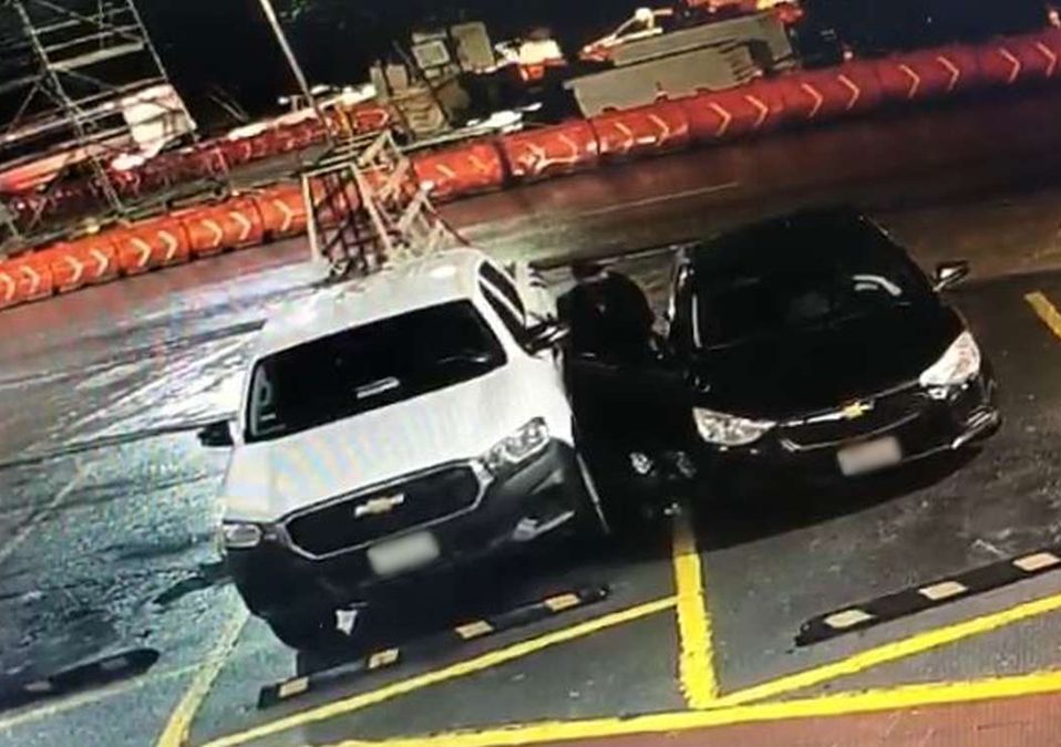 El hecho ocurrió sobre la avenida Miguel Alemán, mientras la camioneta se encontraba estacionada. | Cortesía