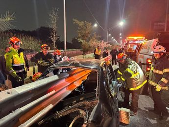 Cuerpos de rescate atendieron el accidente ocurrido a la altura de la Autopista Periférico Monterrey. | Ángel Mercado
