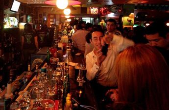 La Ley de antros y bares regula el horario de venta de alcohol y la hora de cierre de estos establecimientos | Agencia Es imagen