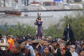 Viacrucis de Santa María Goretti. | Jorge López