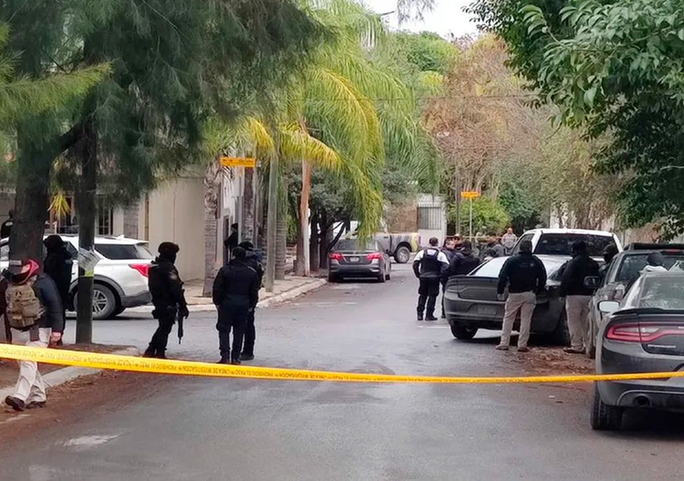 Cateos en Santiago, NL, dejan 3 detenidos tras combate de narcomenudeo