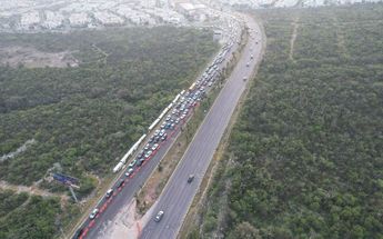 Cierres provocan caos vial en la zona de Paseo de los Leones. | Omar Benavides