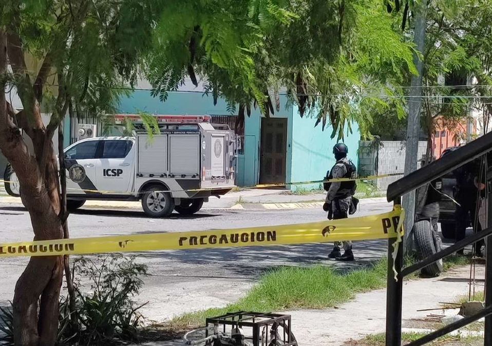 El cuerpo de un hombre fue hallado con heridas punzocortante en Juárez. | Agustín Martínez