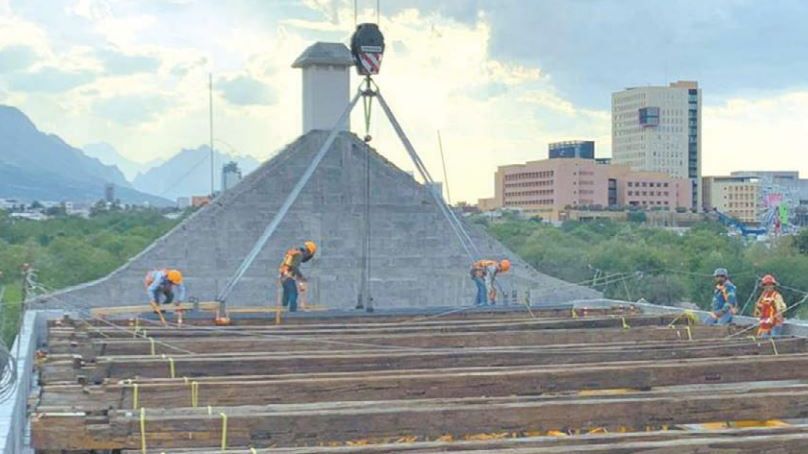 | Cortesía