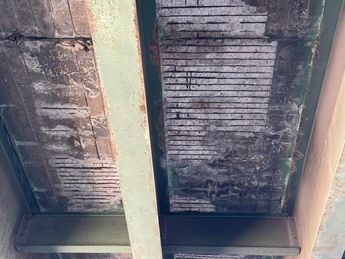 Desgaste en puente vehicular sobre avenida Rodrigo Gómez. | Marcela Cuevas