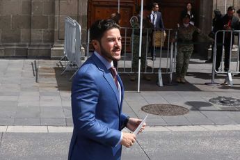El gobernador de Nuevo León, Samuel García, fue uno de los gobernadores presentes en Palacio Nacional este 1 de septiembre.