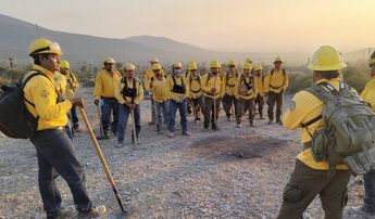 Cerca de 90 brigadistas continúan luchando para sofocar las llamas. | Cortesía