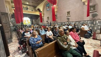 Fieles acudieron desde las primeras horas para participar en las actividades religiosas del festejo.