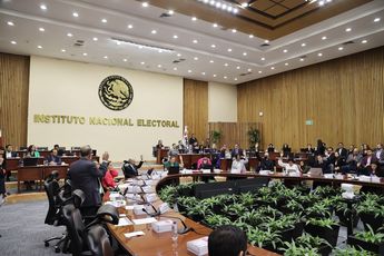 Sesión extraordinaria del INE. | Cortesía