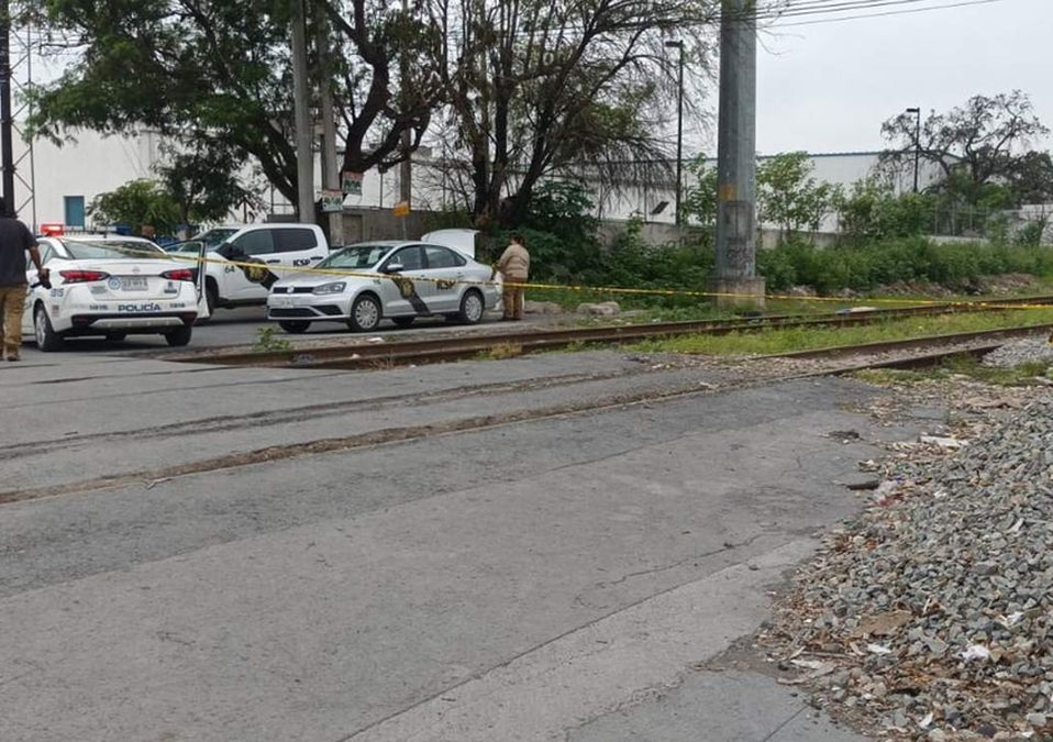 Hallan muerto a un hombre sobre vías del tren en San Nicolás. | Fabricio Gallegos